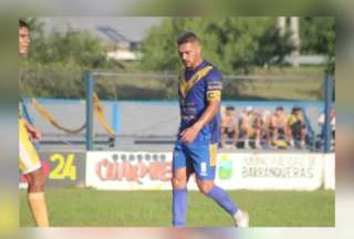 &iexcl;Lamentable! Futbolista muere tras desplomarse en plena cancha