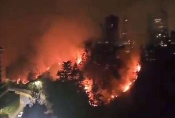 El alcalde de Quito, Pabel Mu&ntilde;oz actualiza la situaci&oacute;n desde el Puesto de Mando Unificado sobre el incendio en Gu&aacute;pulo. 