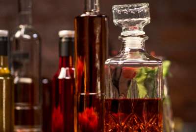 Operativo del SRI permiti&oacute; el decomiso de m&aacute;s de 6.000 botellas de licor sin los respectivos sellos de seguridad.