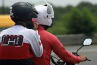En Guayaquil, motociclistas deber&aacute;n portar cascos homologados