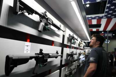 EE.UU. celebra la convenci&oacute;n del rifle a pesar de masacres