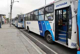 Guayaquil: Tres l&iacute;neas de buses dejan de circular