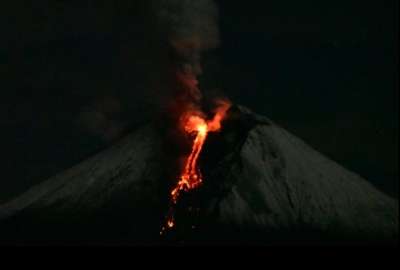 C&aacute;maras registraron la emisi&oacute;n de material pirocl&aacute;stico del volc&aacute;n Sangay