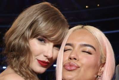 Taylor Swift bail&oacute; al ritmo de Karol G
