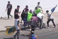 Un grupo de seguidores del Delfín protagonizó una salvaje agresión contra un hincha del Manta.