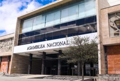 Ejecutivo propone reducir a 71 asamble&iacute;stas en Consulta Popular