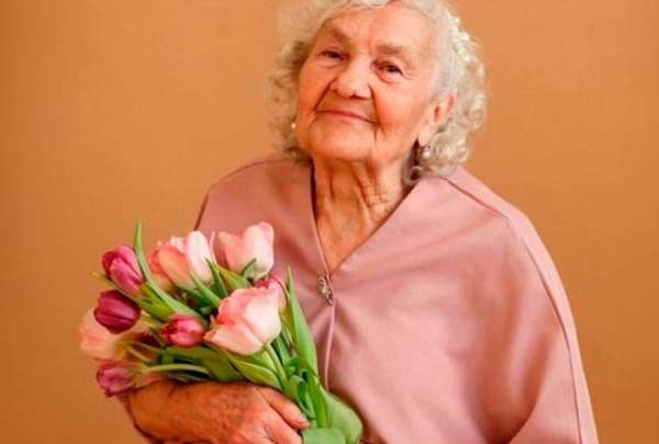 Una abuelita se &ldquo;reencuentra&rdquo; con su esposo fallecido gracias a la IA