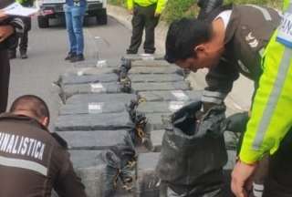 Un cami&oacute;n se volc&oacute; y evidenci&oacute; el transporte de droga