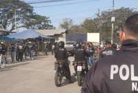 La Policía Nacional se desplegó para controlar los disturbios en la Penitenciaría del Litoral.