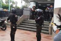 Tres detenidos por robar en una entidad bancaria de Guayaquil.