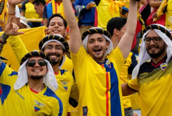 Ecuatorianos sacaron una canci&oacute;n para el Mundial dedicada a chilenos y peruanos