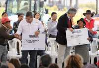 El presidente Guillermo Lasso entreg&oacute; los t&iacute;tulos de propiedad.