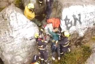 Una mujer cay&oacute; cuarenta metros por rescatar a su perro