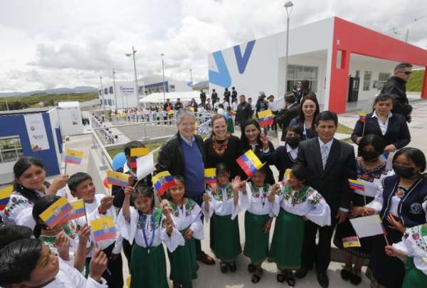 Gobierno entreg&oacute; la nueva Unidad Educativa Dolores Cacuango, en Cayambe