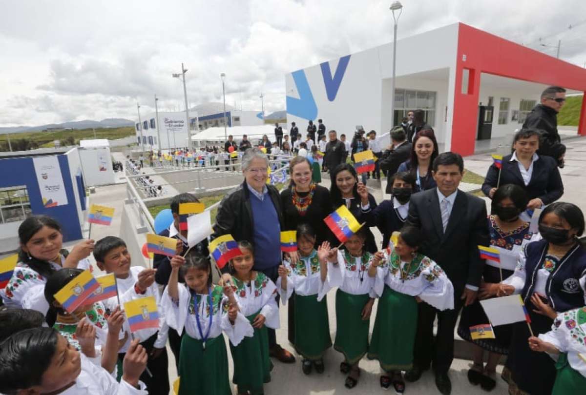 Gobierno entregó la nueva Unidad Educativa Dolores Cacuango, en Cayambe