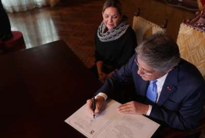 Presidente don&oacute; seis meses de su salario para fundaci&oacute;n de ni&ntilde;os con s&iacute;ndrome de down