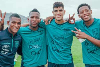 Jugadores de Ecuador se preparan para jugar ante Arabia Saudita