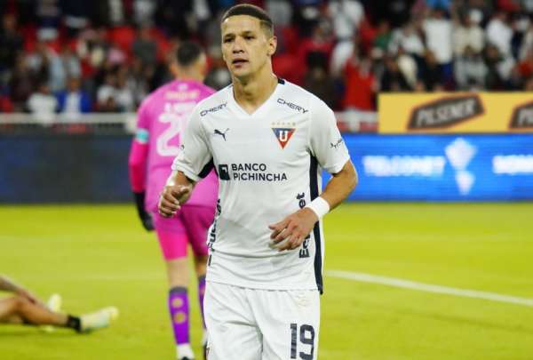 &Aacute;lex Arce viajar&aacute; a Paraguay 