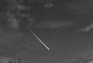 Las autoridades investigan para determinar qu&eacute; fue lo que ilumin&oacute; el cielo en Escocia