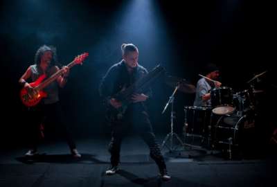 El guitarrista ecuatoriano presenta una nueva versi&oacute;n de la canci&oacute;n 'Vasija de Barro'.