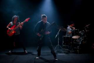 Ecuador: el artista Diego Guerra presenta Vasija de Barro versi&oacute;n metal