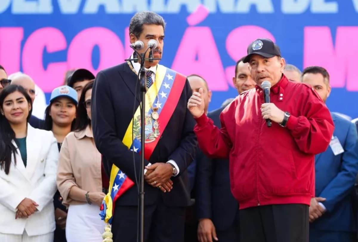 El presidente venezolano advierte que están listos para "tomar las armas" si es necesario, en defensa de la paz y la soberanía.