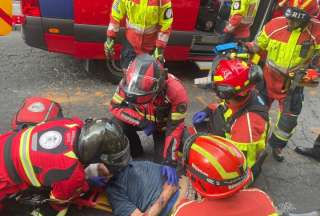 Un adulto mayor result&oacute; herido tras caer de edificio en el centro de Quito