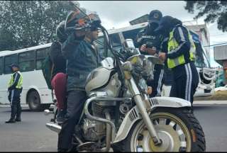 Quito: Evaluar&aacute;n ordenanza de dos personas en moto cada seis meses