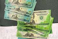 Así lucen los billetes manchados con tinta, tras haber sido robados de cajeros automáticos.