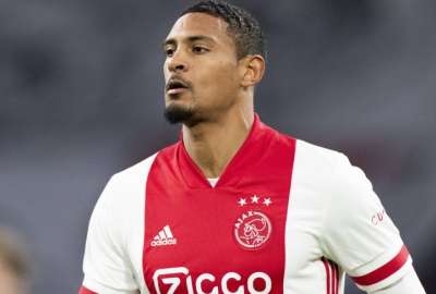 Sebastien Haller iniciar&aacute; un tratamiento por el c&aacute;ncer testicular