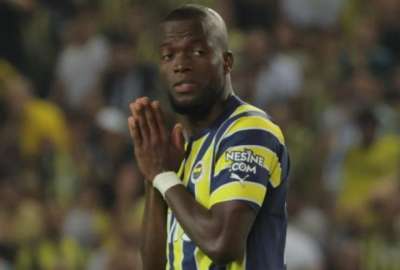 Enner Valencia dedica el triunfo del Fenerbahce a las v&iacute;ctimas del terremoto de Turqu&iacute;a