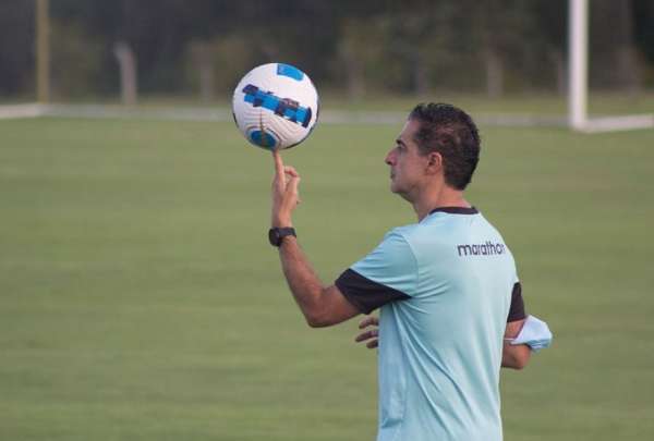 Renato Paiva, durante un entrenamiento del Independiente del Valle, en Sangolqu&iacute;