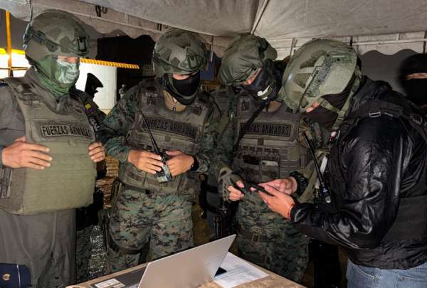 Megaoperativo policial en zonas donde se asentar&iacute;an bandas delictivas en Dur&aacute;n