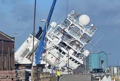 Fuertes vientos volcaron a un barco en Edimburgo