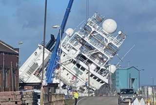 Fuertes vientos volcaron a un barco en Edimburgo