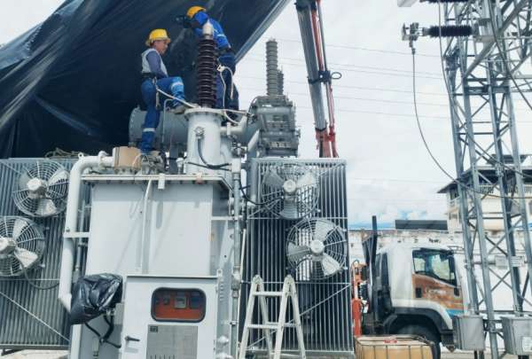 Un fallo en la l&iacute;nea de transmisi&oacute;n el&eacute;ctrica gener&oacute; una desconexi&oacute;n en cascada en Ecuador.
