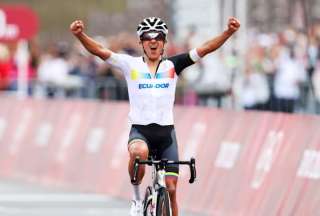 &iexcl;Se cay&oacute; Roglic y la locomotora se fue sin frenos!