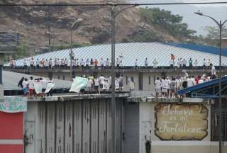 Polic&iacute;a despliega agentes para evitar disturbios en la Penitenciar&iacute;a del Litoral