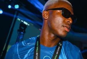 Moisés Caicedo dejó un recado para el colombiano Faustino Asprilla