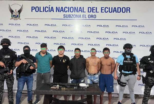 Polic&iacute;a incauta armas y detiene a cinco sospechosos de extorsi&oacute;n en operativo desarrollado en El Oro.