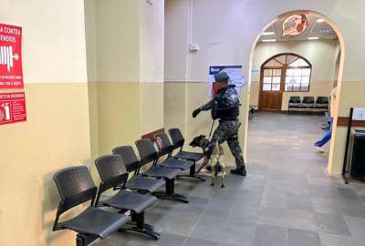 Un equipo del Grupo de Intervenci&oacute;n y Rescate acudi&oacute; al centro de salud para investigar una amenaza de bomba.