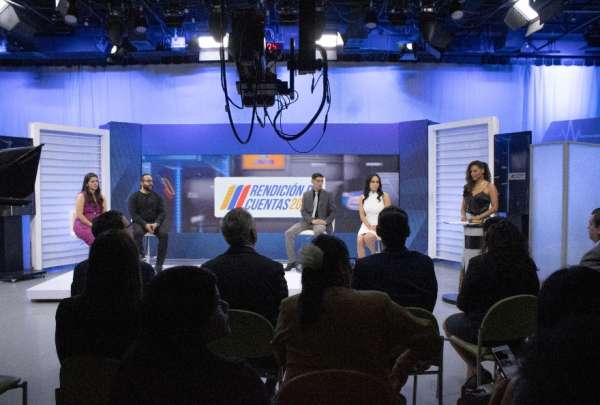 Marcela Holgu&iacute;n, gerenta de Comunica EP, detall&oacute; los logros alcanzados por los tres medios: Ecuador Tv, P&uacute;blica FM y El Tel&eacute;grafo digital.