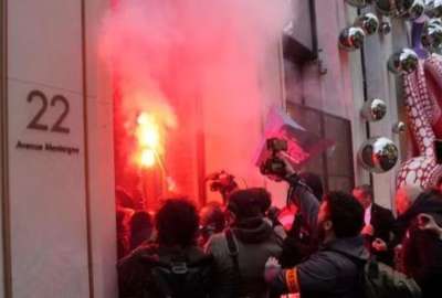 Manifestantes atacaron la sede de Louis Vuitton en Par&iacute;s para dejar un mensaje al Gobierno