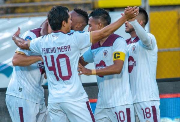 Vinotinto super&oacute; a Emelec en Quito