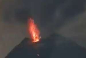 El volc&aacute;n Sangay contin&uacute;a con su alta actividad eruptiva