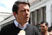 Francisco Jiménez, ministro de Gobierno, aseguró que los movimientos sociales tendrán que poner fin a las paralizaciones para dialogar.