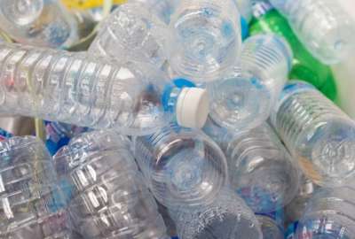 El Decreto-Ley sobre el impuesto a las botellas pl&aacute;sticas entrar&aacute; en vigencia luego de su publicaci&oacute;n en el Registro Oficial.