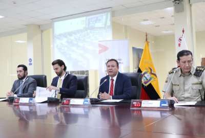La Polic&iacute;a Nacional contar&aacute; con m&aacute;s de 50 000 efectivos para los controles durante el feriado.