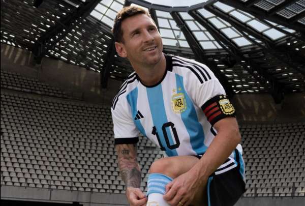 Ibrahimovic considera que las estrellas est&aacute;n alineadas para que Lionel Messi sea campe&oacute;n del mundo