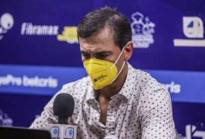 Fabián Bustos es una opción para dirigir al Santos brasileño